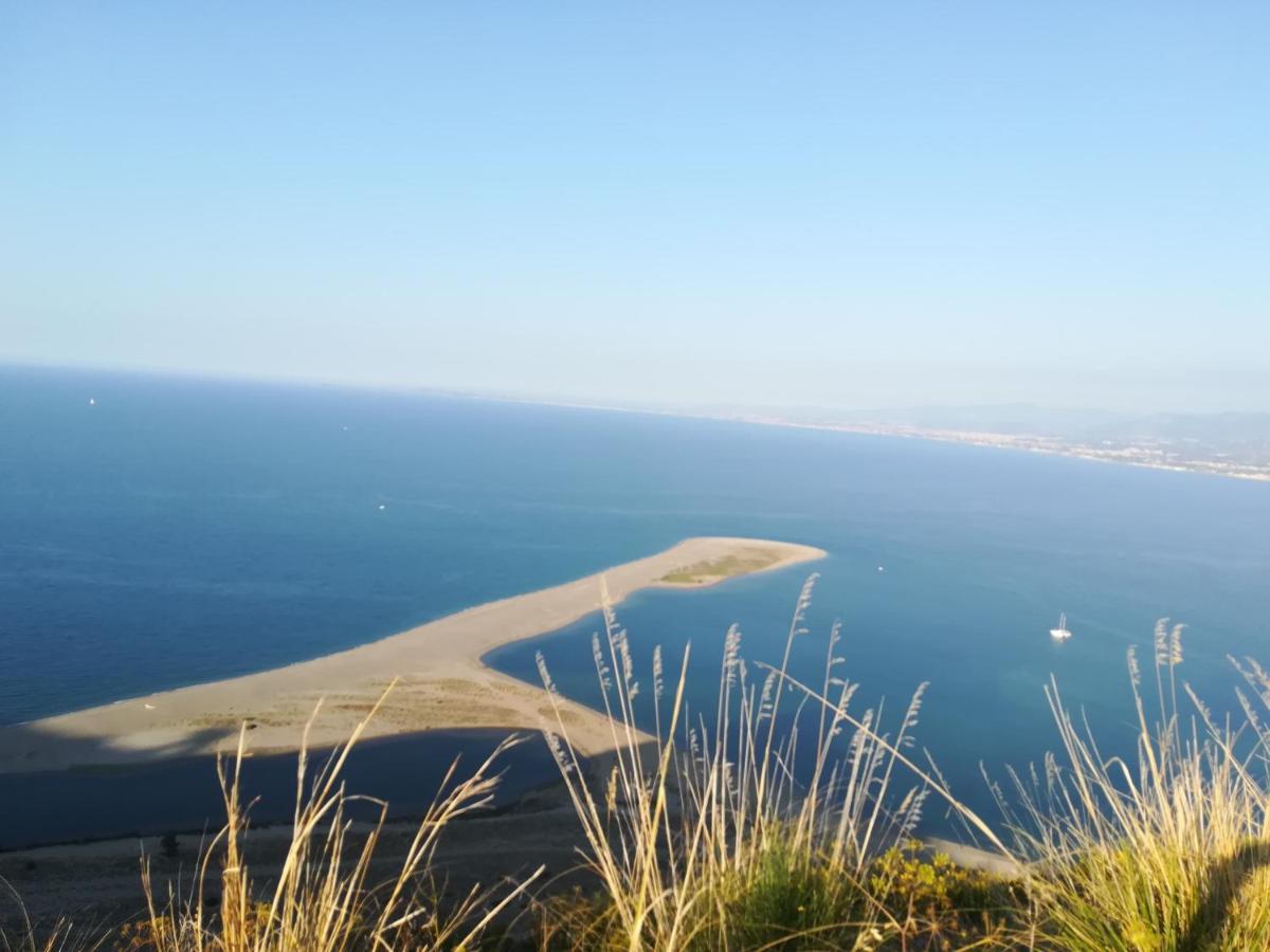 Bed and Breakfast Giardino Sul Mare Patti Exterior foto